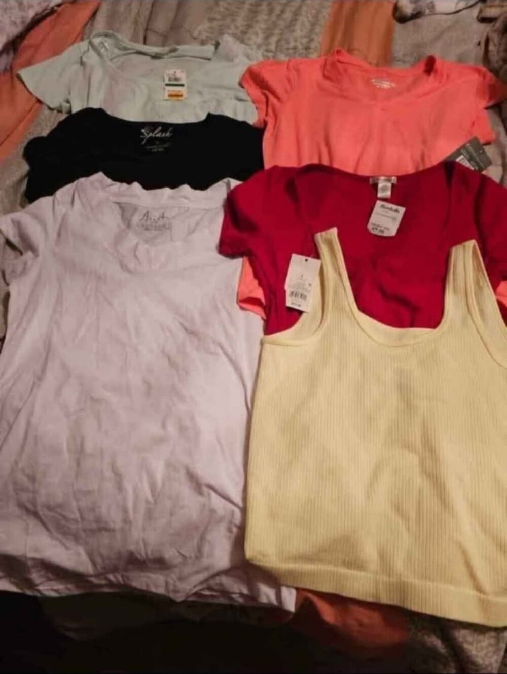 Brand New bundle! Junior size Large tops🩶